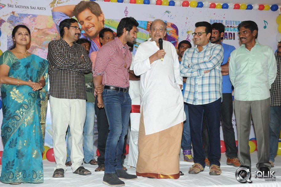 Aadi-Birthday-Celebrations-With-Pyaar-Mein-Padipoyane-Team